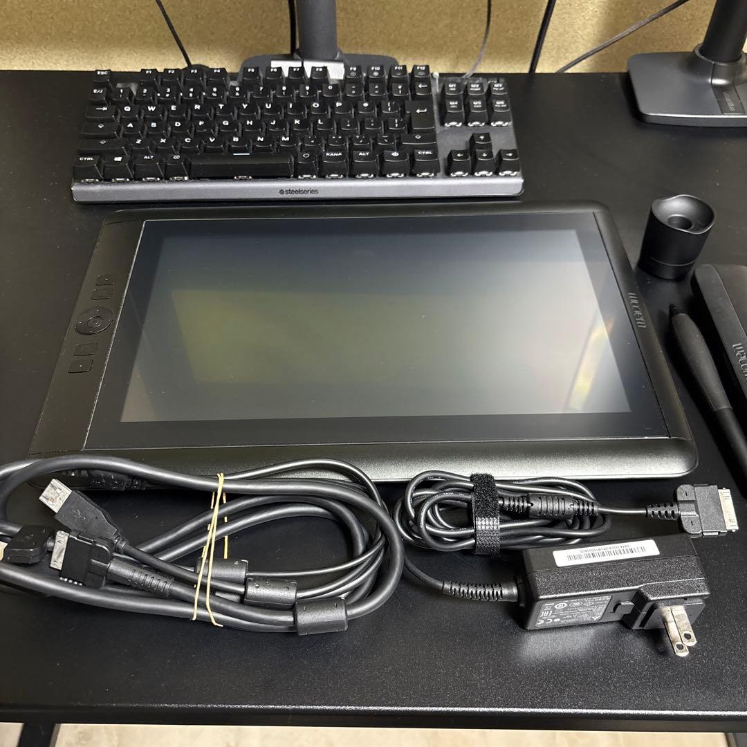 液タブ・ペンタブ Wacom Cintiq 13HD