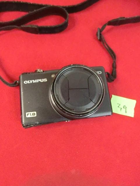 39：Olympus XZ-1 オリンパス　デジカメ　＊ダメージ有　ジャンク