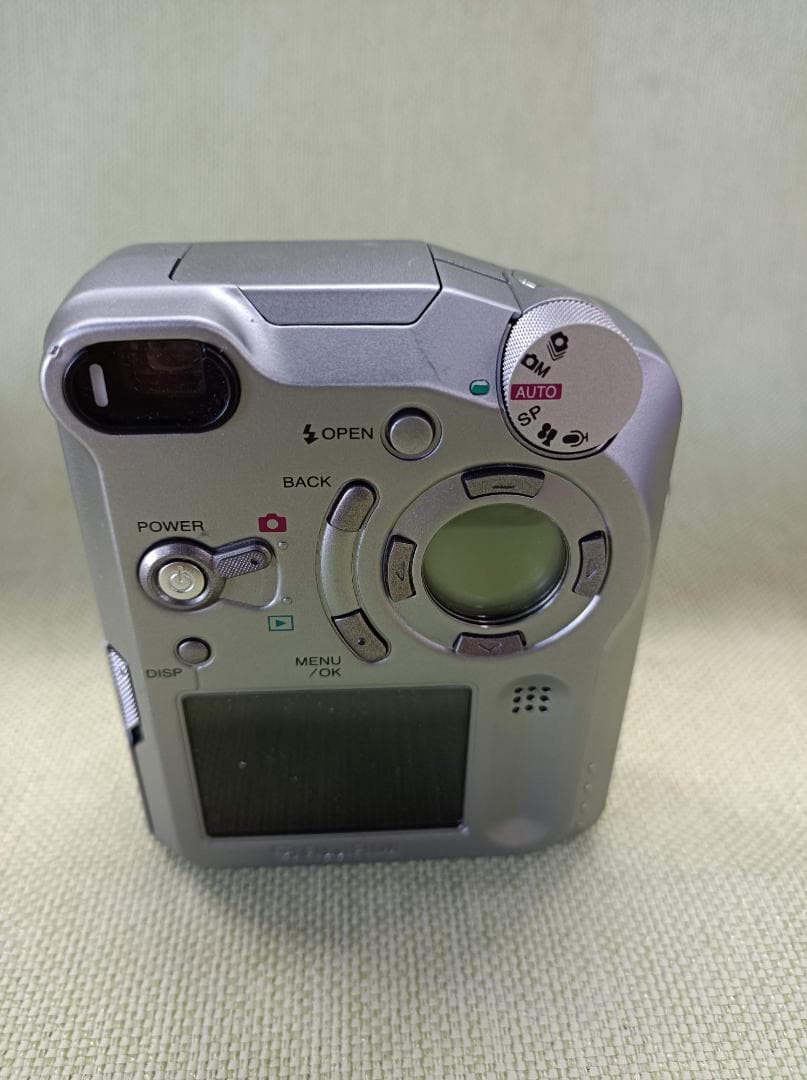 《LKUWL》Fujifilm FinePix4800　ZOOM　デジタルカメラ