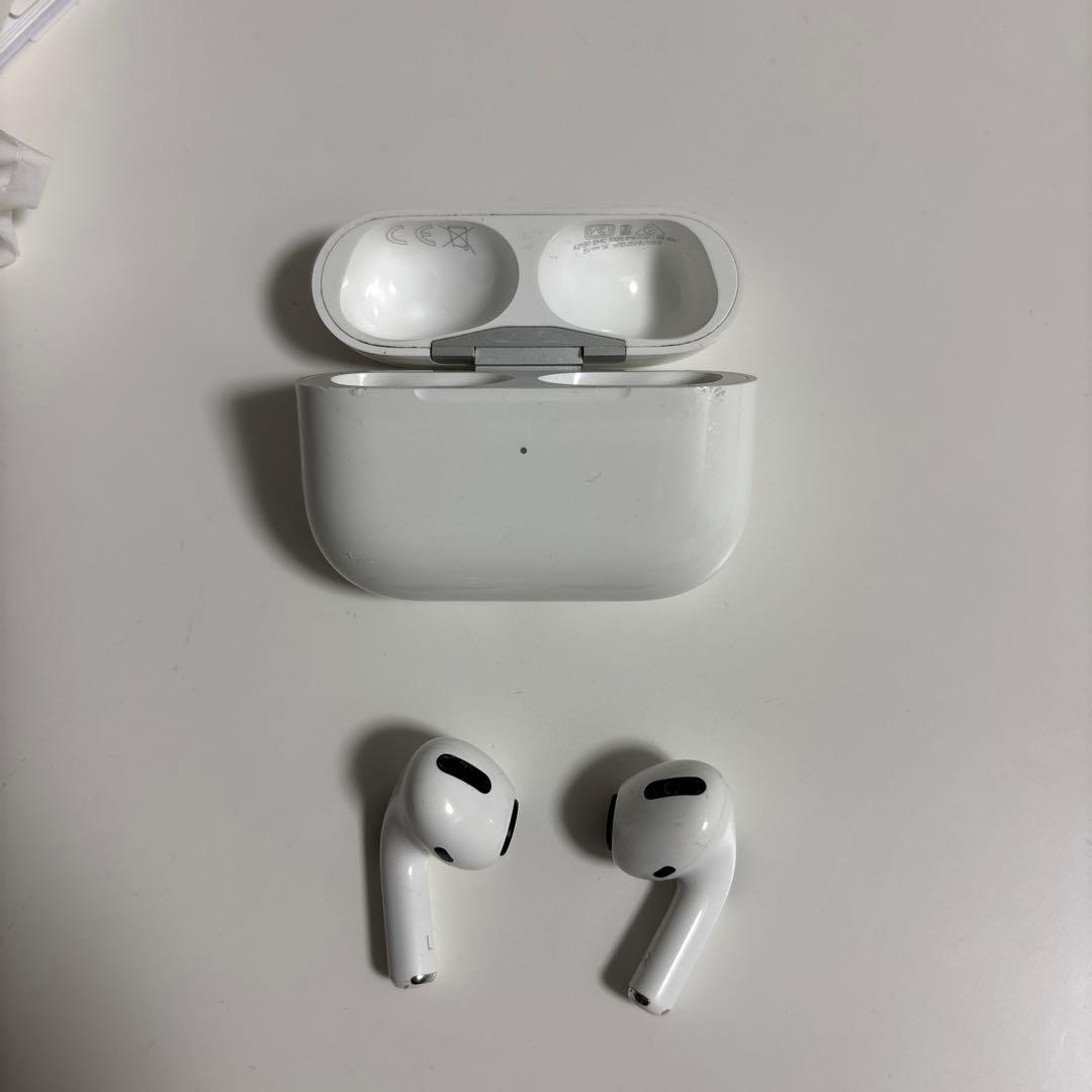 AirPods (第1世代) ホワイト 本体 ※右耳故障、シリコンなし