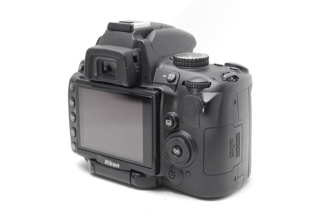 使用感少の美品　Nikon D5000　スマホ転送　動画・自撮りできる万能モデル