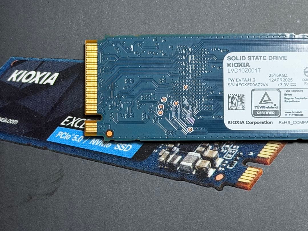 内蔵 SSD： KIOXIA 1TB NVMe M.2 Type 2280