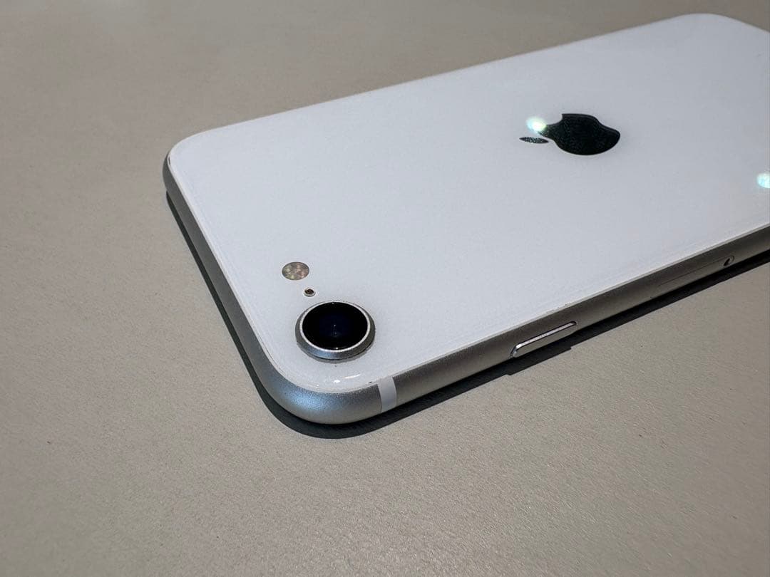 Apple iPhone SE 第二世代 128GB ホワイト