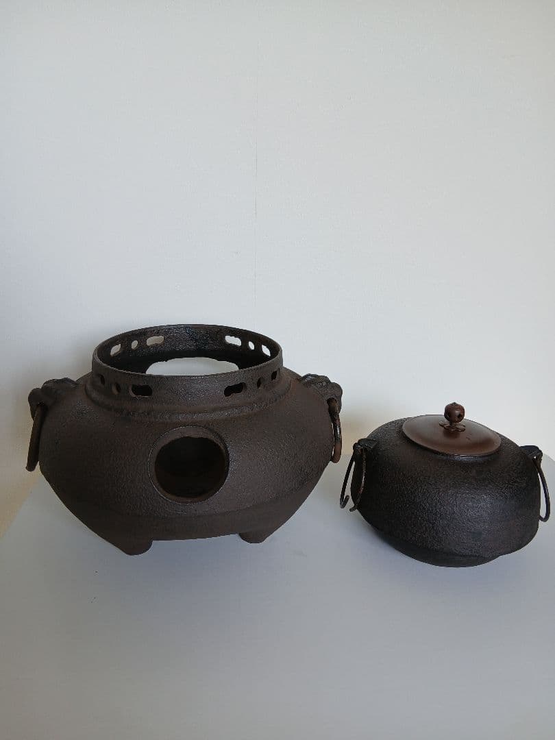 鉄製 茶釜 丸型