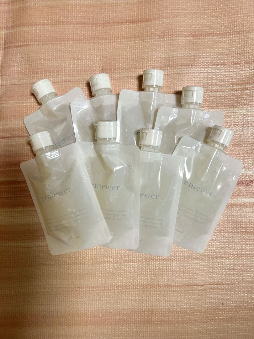 remewer jel wash(スクラブ洗顔料)