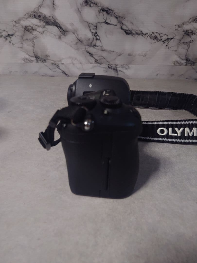 OLYMPUS/オリンパス　E-1 デジタル一眼レフカメラ　※レンズはなし