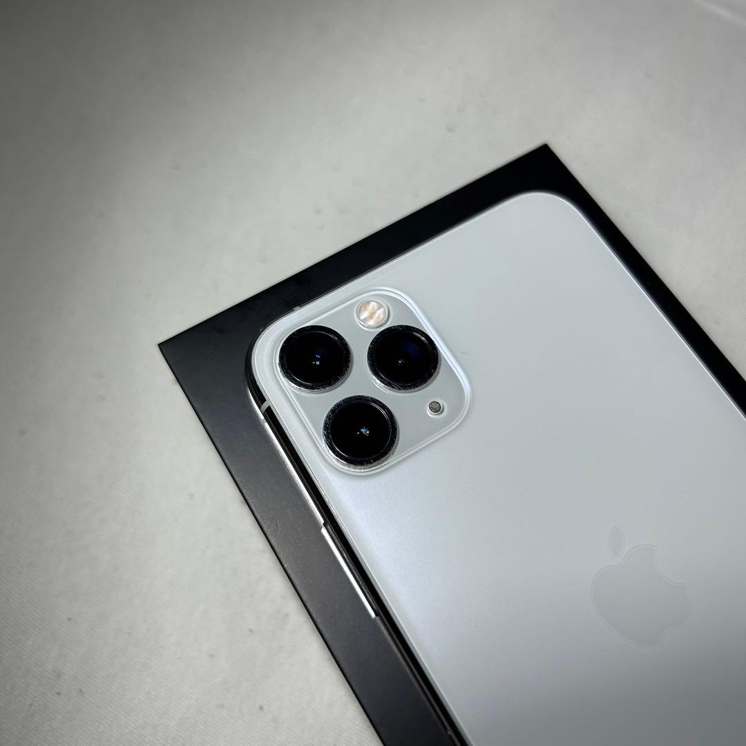 iPhone 11 Pro シルバー 64 GB SIMフリー